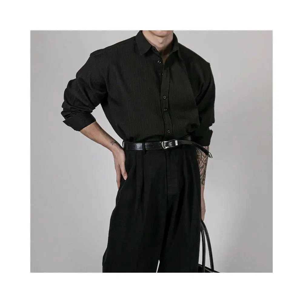 Black ironless long sleeved shirt for men with a Korean style high end feel and vertical stripes It has a light and mature texture with a hanging down feel It is a business casual shirt image 2