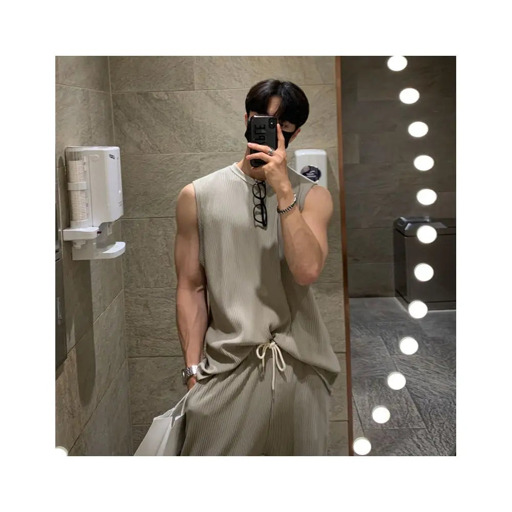 M / Khaki top