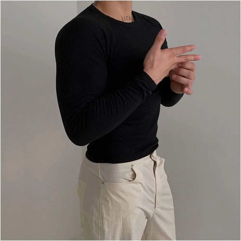 MINIMALIST SLIM FIT LONG-SLEEVE BASE T-SHIRT