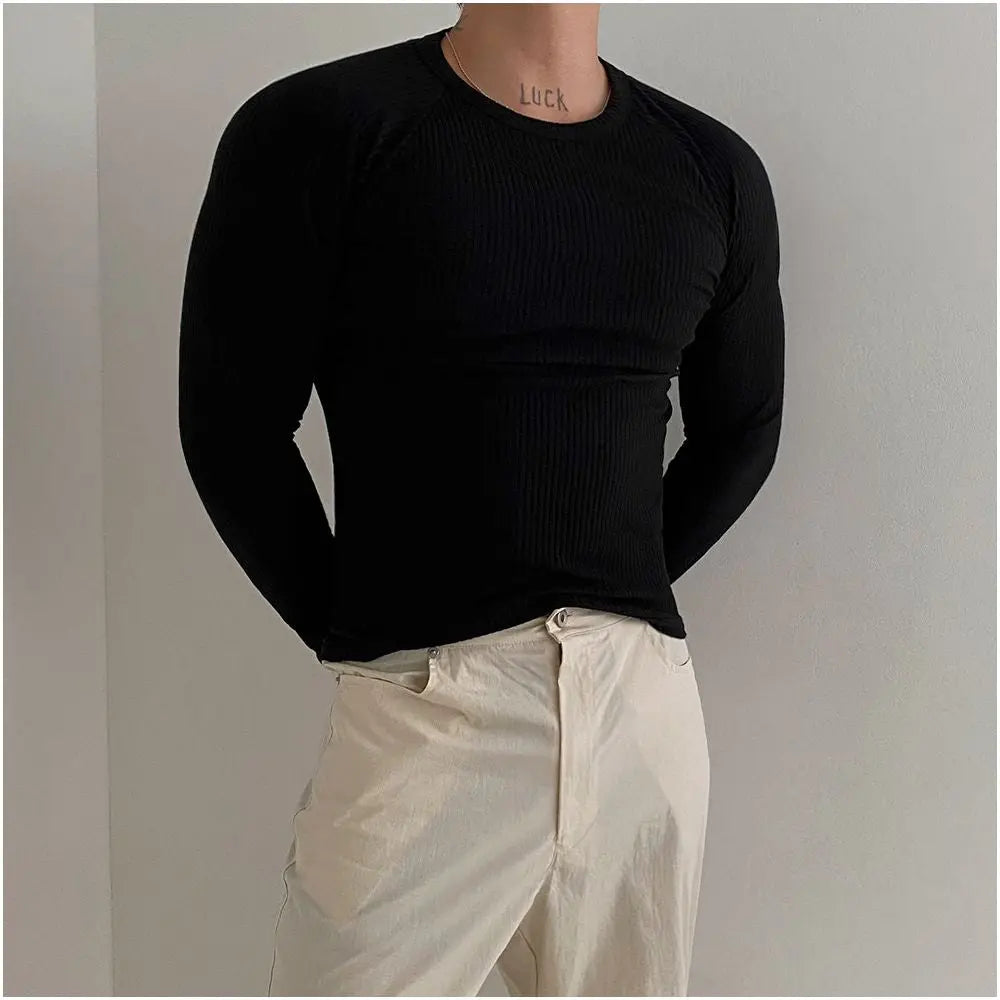 MINIMALIST SLIM FIT LONG-SLEEVE BASE T-SHIRT