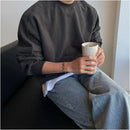 SIMPLE RETRO CREWNECK SWEATSHIRT image 2