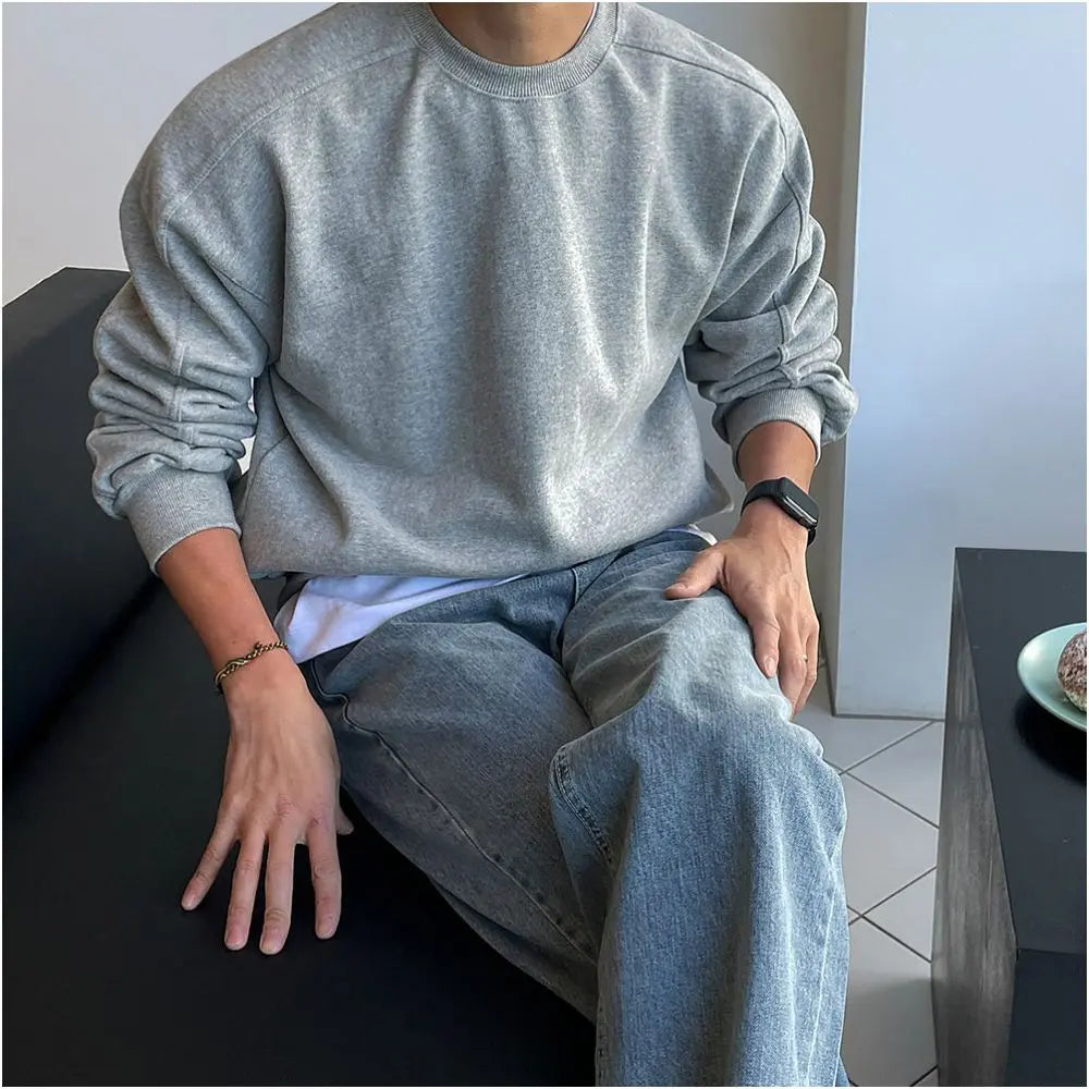 SIMPLE RETRO CREWNECK SWEATSHIRT image 4