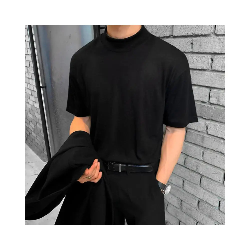 SOLID COLOR SHORT SLEEVE MOCK NECK T SHIRT image 4