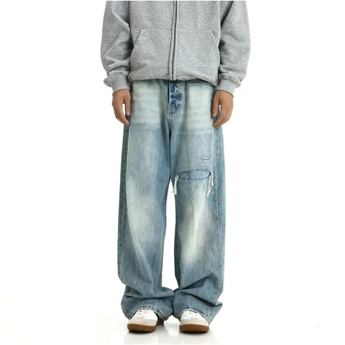 RETRO JEANS MIT GERADEM BEIN IN EISBLAU URBANCLANS