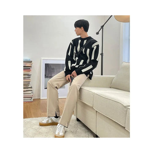 COLOR BLOCK CREW NECK KNIT SWEATER image 2