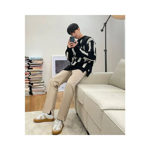 COLOR BLOCK CREW NECK KNIT SWEATER image 3