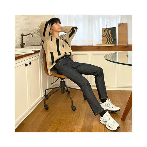 COLOR BLOCK CREW NECK KNIT SWEATER image 4