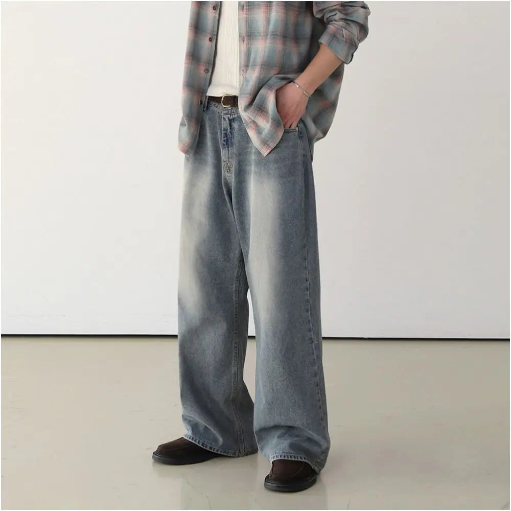 DISTRESSED WASH STRAIGHT LEG JEANS image 2