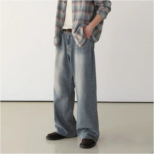 DISTRESSED WASH STRAIGHT LEG JEANS image 2