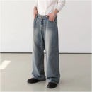 DISTRESSED WASH STRAIGHT LEG JEANS image 4