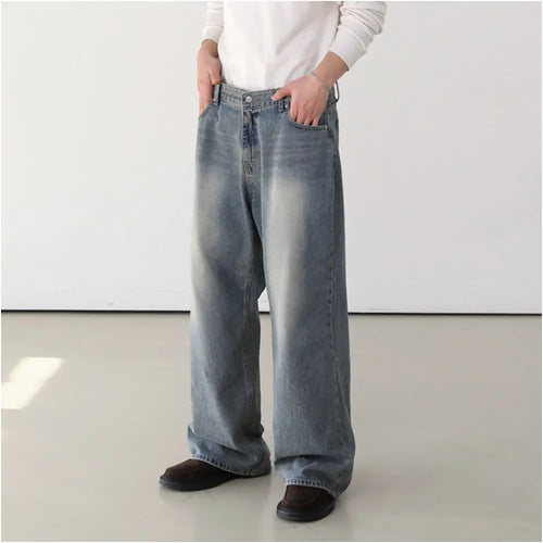 DISTRESSED WASH STRAIGHT LEG JEANS image 4