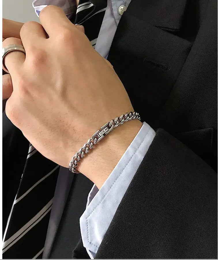 SAZ hip hop Cuban bracelet high end simple cold style ins design niche cool hand jewelry titanium steel does not fade image 0